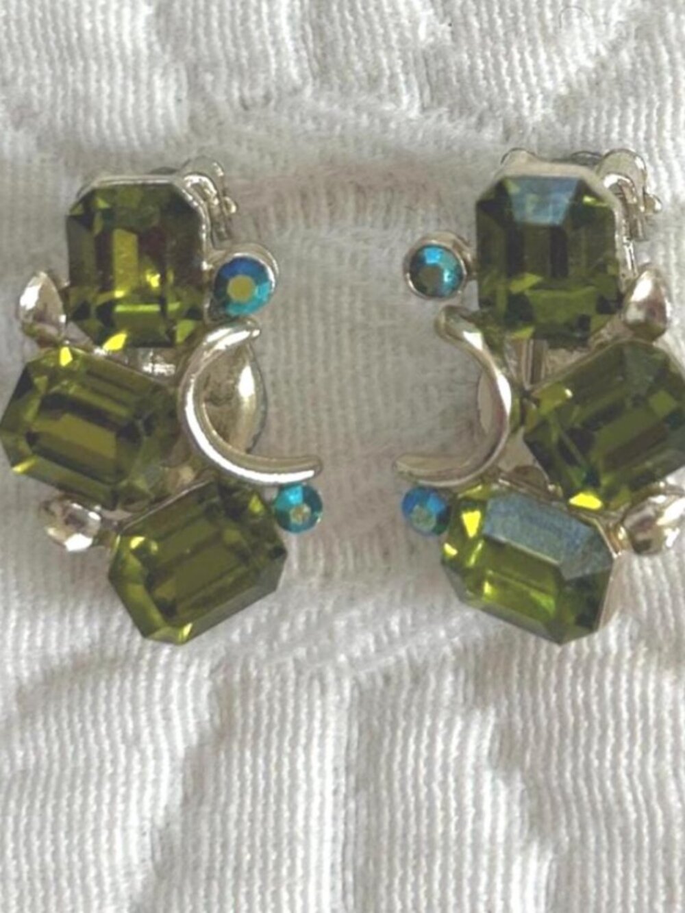50s Lisner clip on earrings